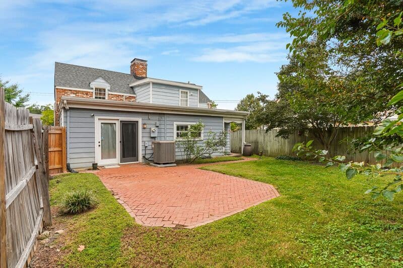 Fredericksburg House: 708 Kenmore Ave