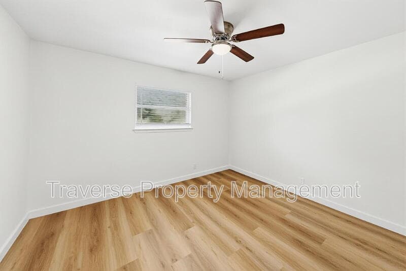 Fort Worth House: 5605 Wimbleton Way