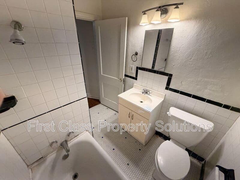 Oklahoma City House: 2402 NW 12th St