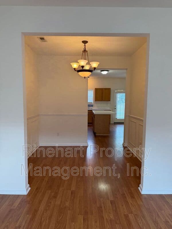 Rock Hill House: 737 Atherton Way