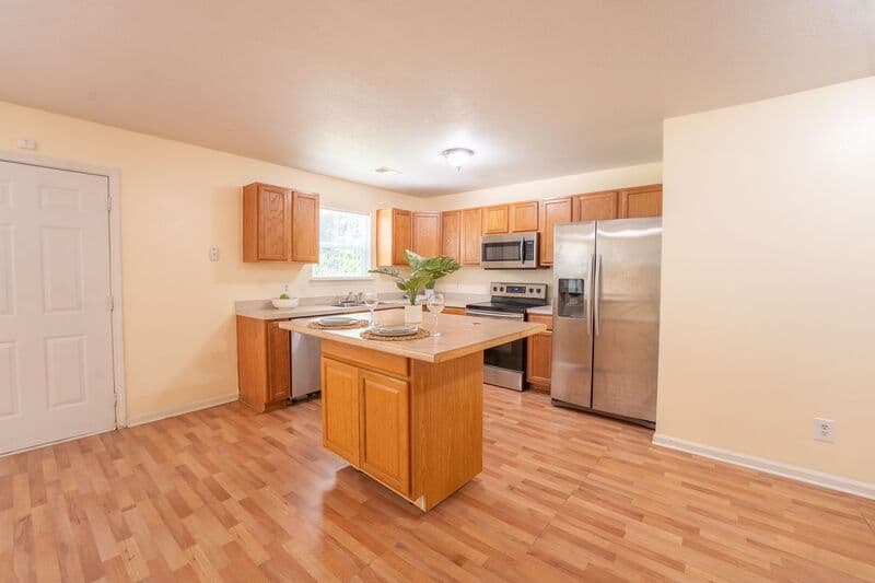 Port Wentworth House: 7 Gimbal Cir