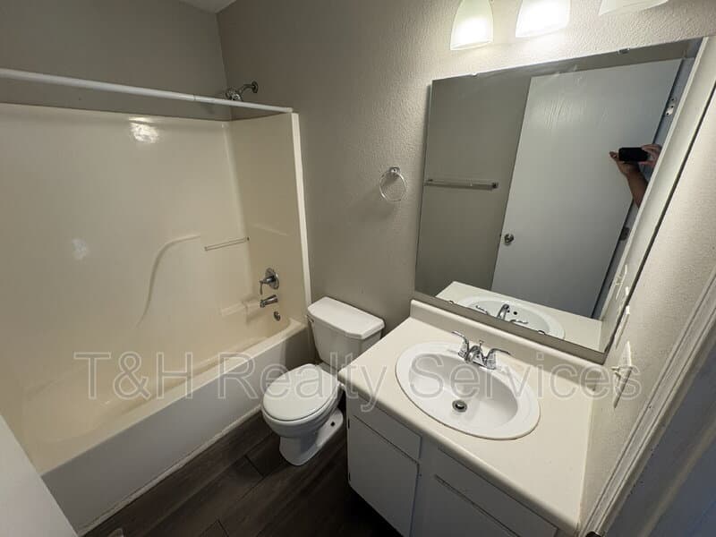 Indianapolis House: 3843 Burning Bush Drive