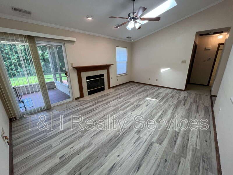 Pendleton House: 4 Village Parkway