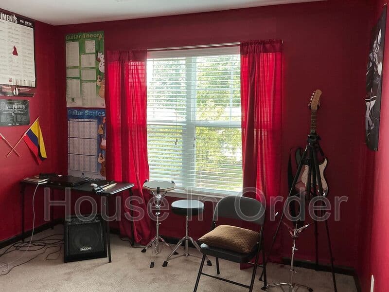 Moore House: 363 Faulkner Dr.