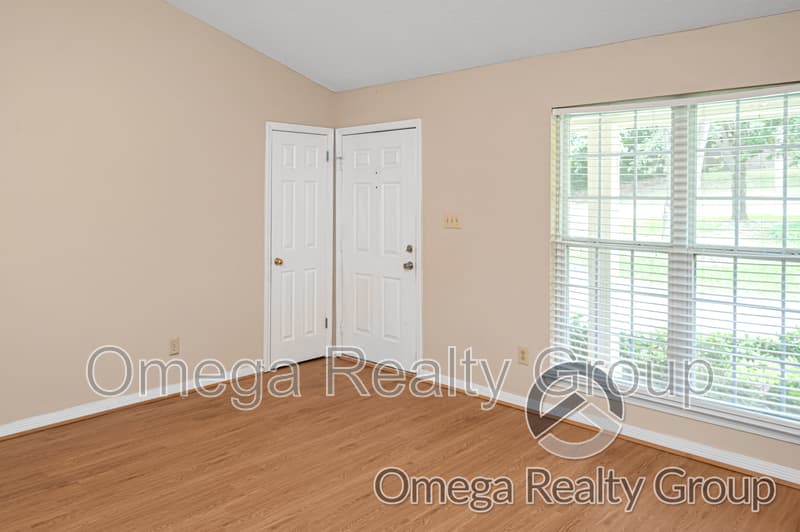 Mobile House: 4267 Springview Dr