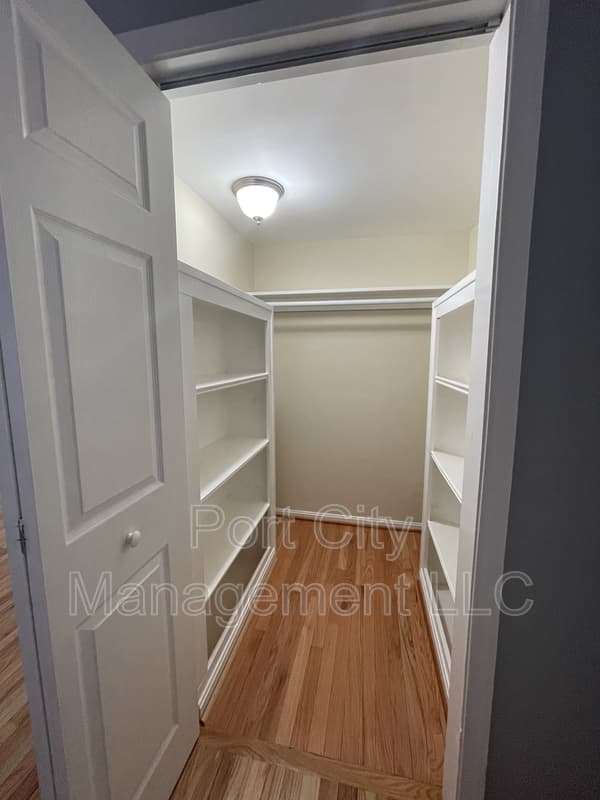 Baltimore Townhome: 14 South Ann Street