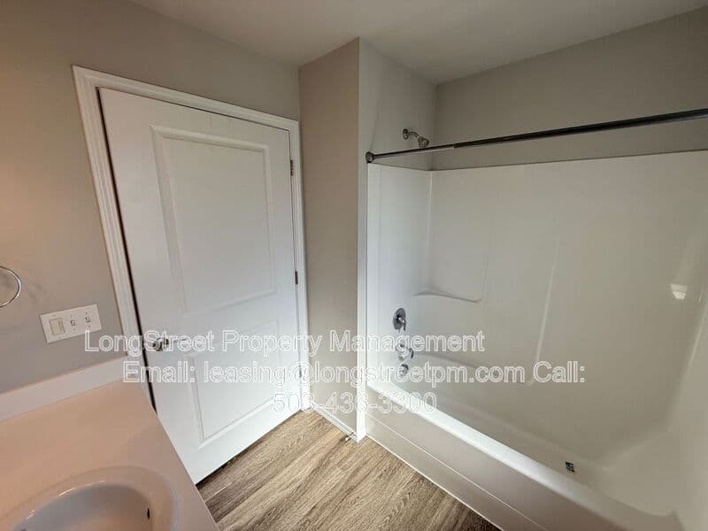 Keizer Apartment: 3655 Pleasant View Dr NE