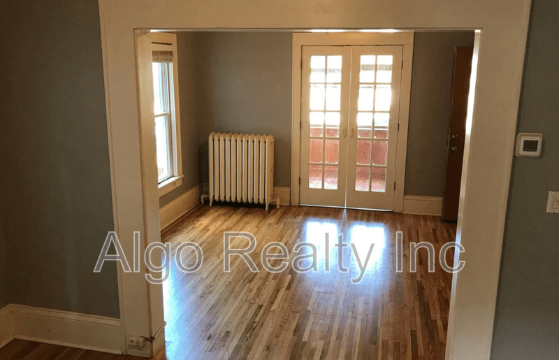 Minneapolis Condo: 3129 Grand Ave S - 1