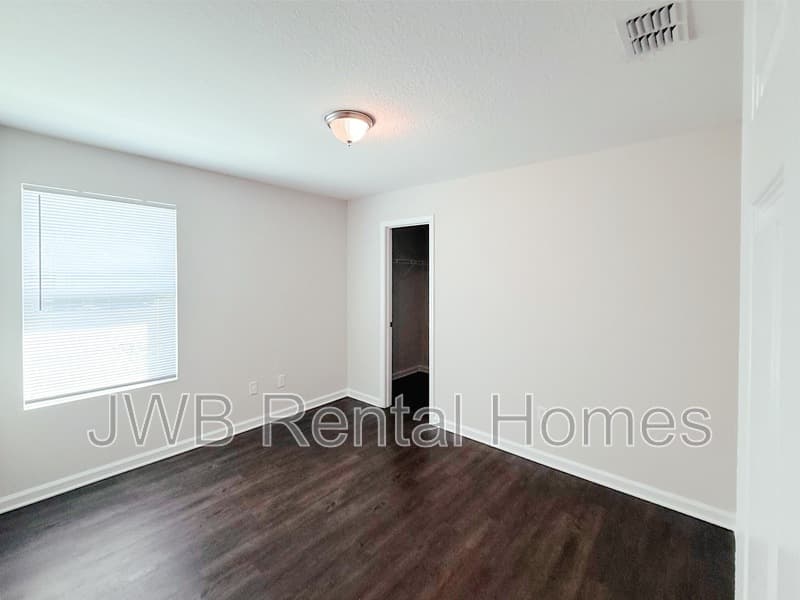 Jacksonville House: 6704 Elwood Ave