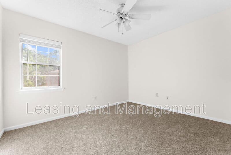 Ladson Condo: 201 Oakmont Avenue