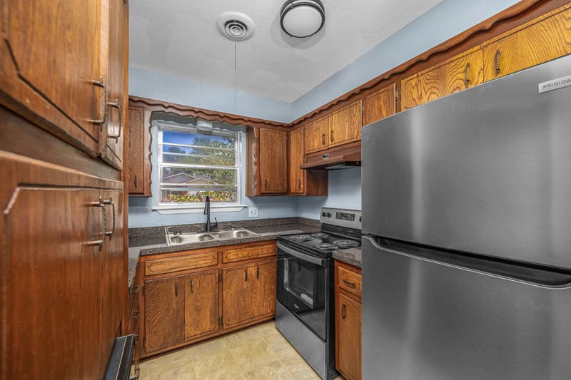 Lawton House: 4802 Southeast Avalon Avenue