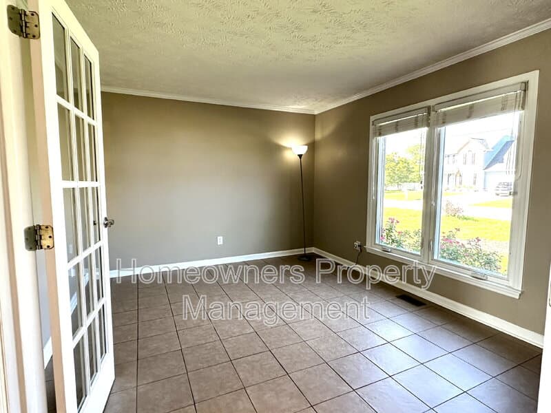Fayetteville House: 6521 Ryefield Dr