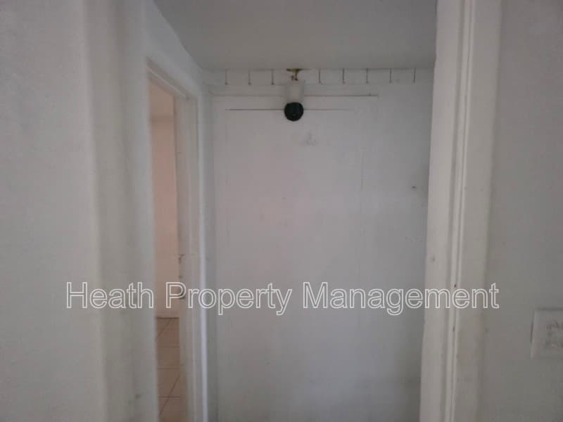 Largo House: 504 6th Ave NW