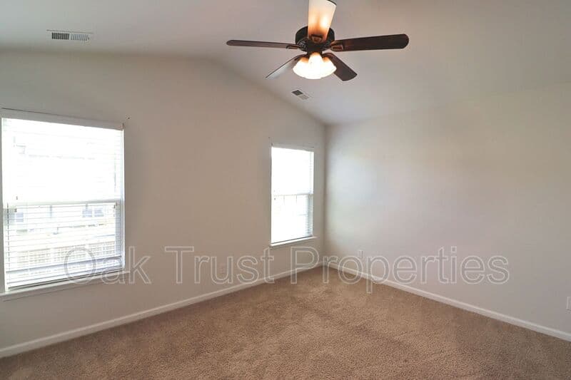 North Charleston House: 7716 Haywood Street