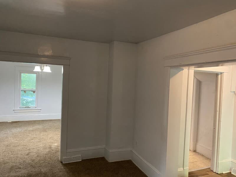 Ashtabula House: 719 Bunker Hill Rd