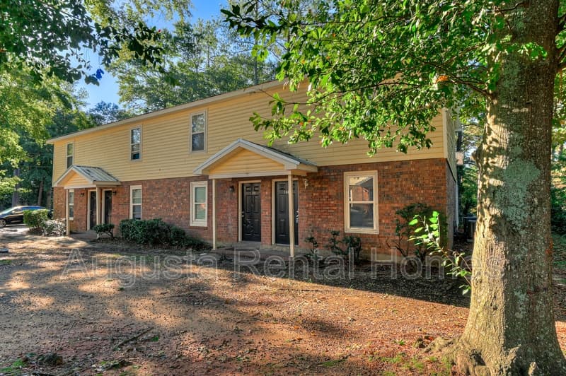 North Augusta Townhome: 140 Chalet North Court