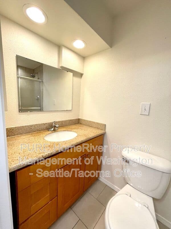 Seattle Condo: 3047 SW Avalon Way