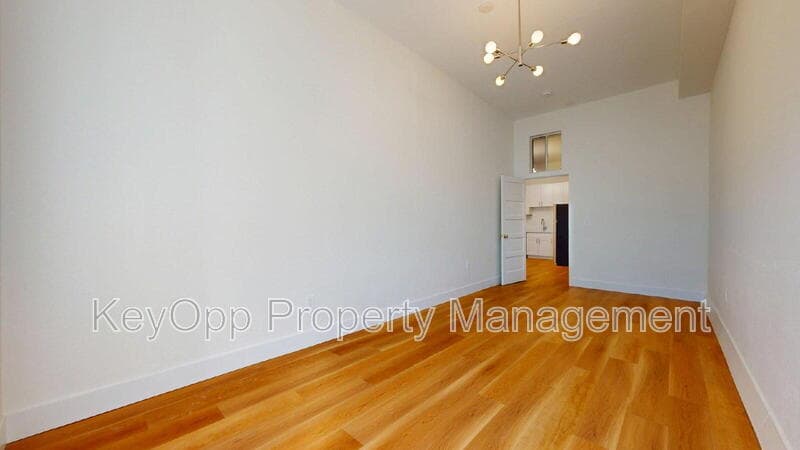 San Francisco Condo: 239 Brighton Avenue
