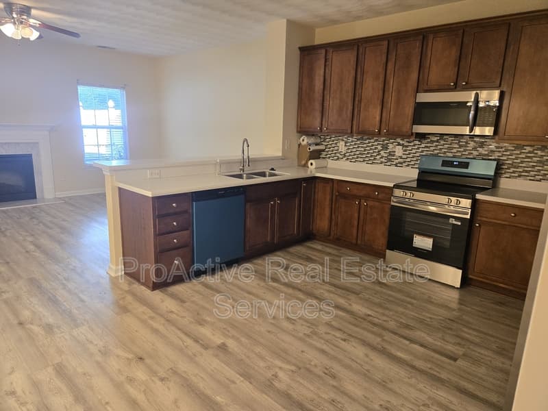Chesapeake Condo: 2008 Paramont Ave
