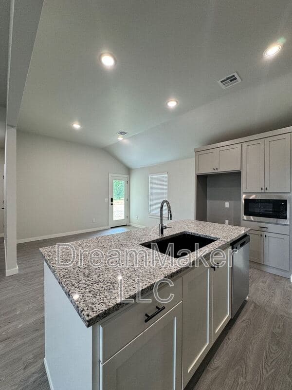 Goldsby House: 5176 Lily Lane