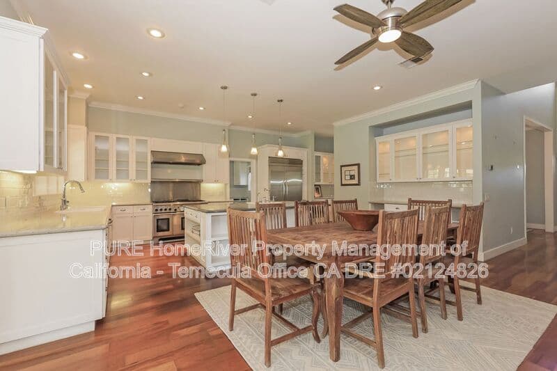 Murrieta House: 36475 Avenida La Cresta