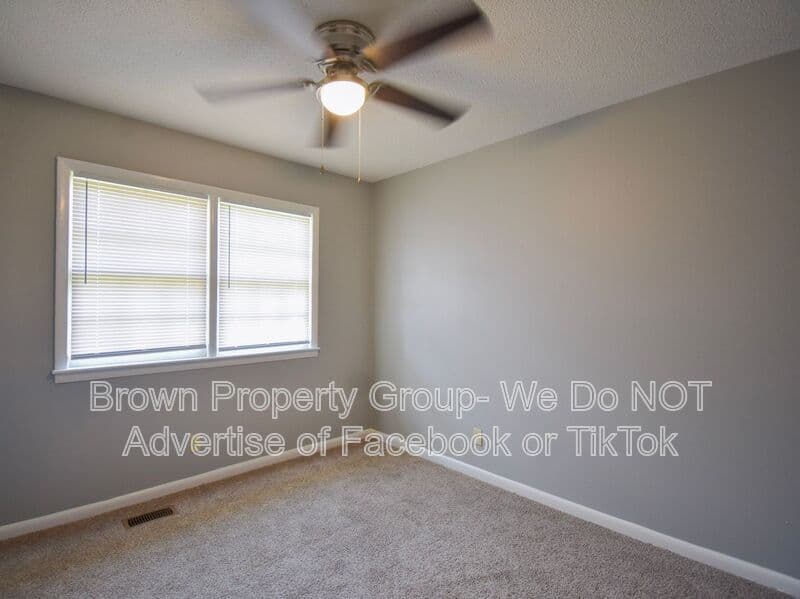 Fayetteville House: 817 Bronco Lane