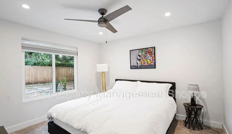 Ojai House: 820 Foothill Lane