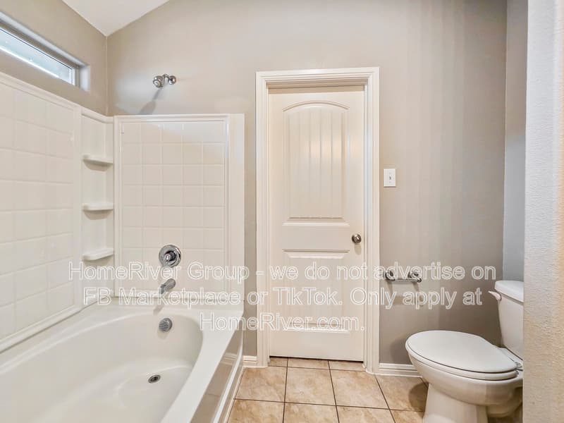 Fort Worth House: 8441 Comanche Springs Dr