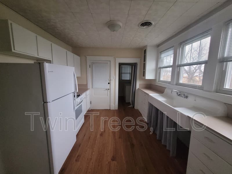 Mount Jackson House: 5747 Main St