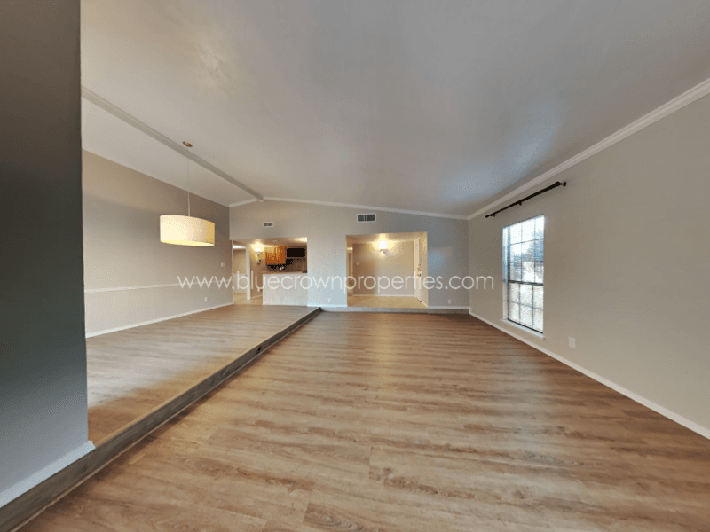 Carrollton House: 2112 Victoria Road