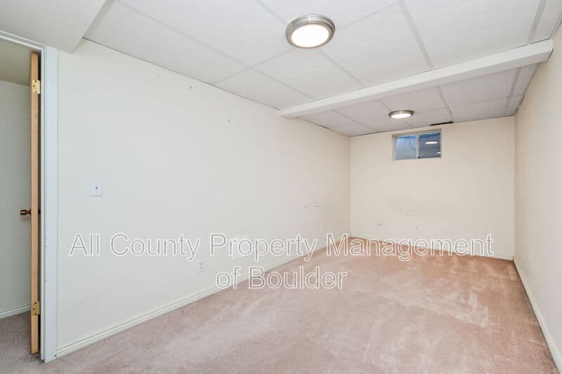 Boulder House: 4453 Pali Way