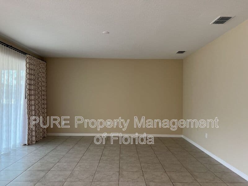 Ocala House: 10376 SW 99th Street