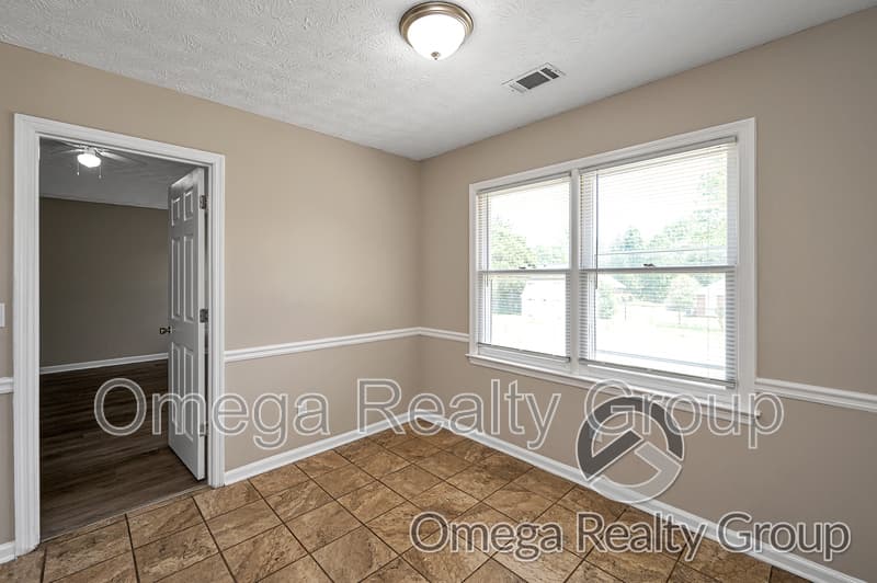 Smiths Station House: 144 Lee Road 318