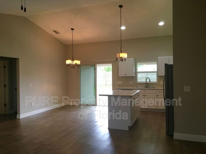 Ocala House: 24 Juniper Circle Rd