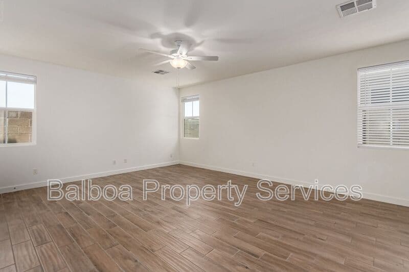 Mesa House: 5528 S Dillon Cir