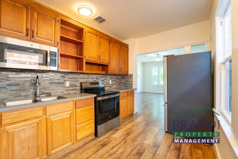 San Rafael Condo: 106 Union St