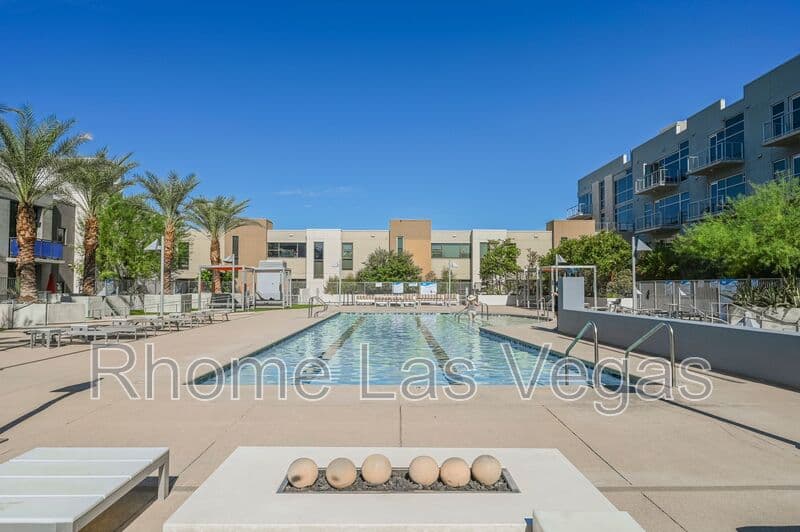 Las Vegas Condo: 353 E Bonneville Ave