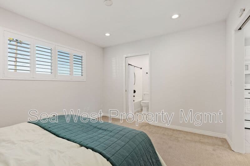 Escondido House: 3267 Bernardo Lane