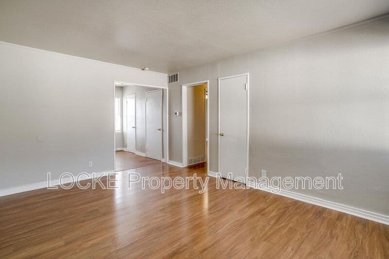 Fort Worth House: 3421 South University Drive