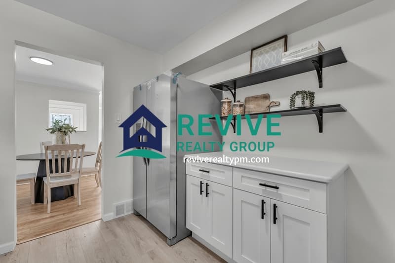 Garden City House: 31234 Barton Street