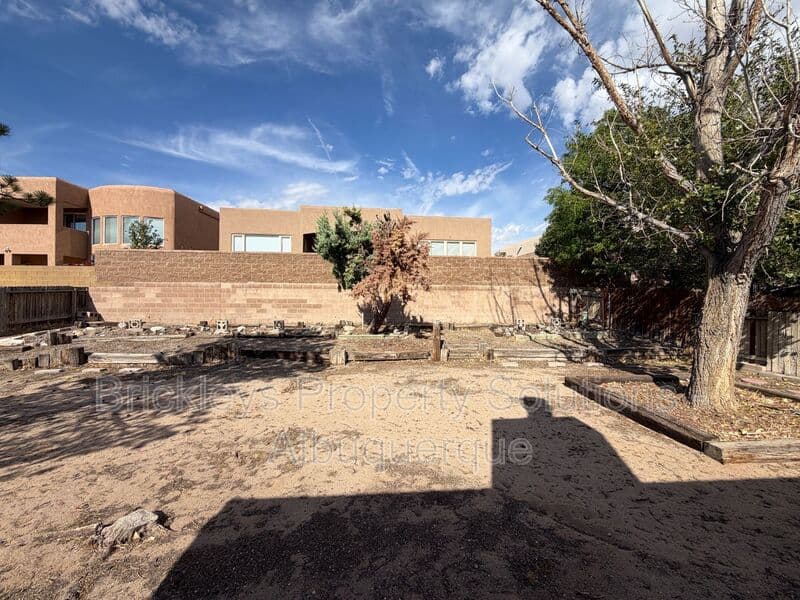 Albuquerque House: 9937 Clearwater St. NW