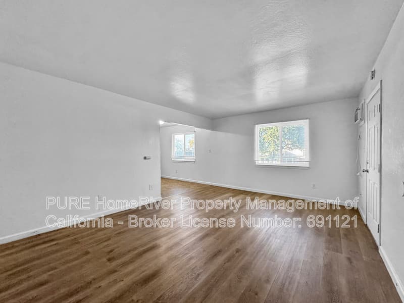 Sacramento House: 590 Las Palmas Ave