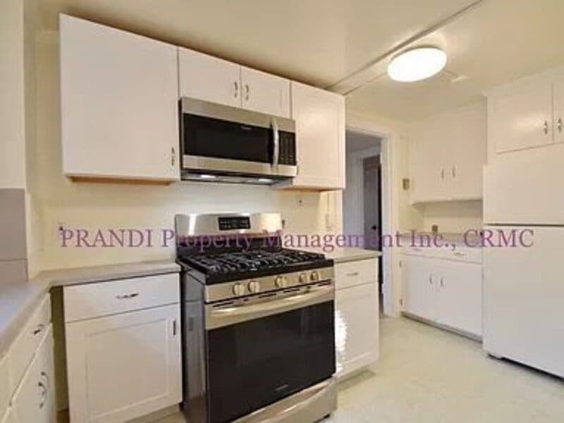 Sausalito Condo: 614 1/2 Spring St