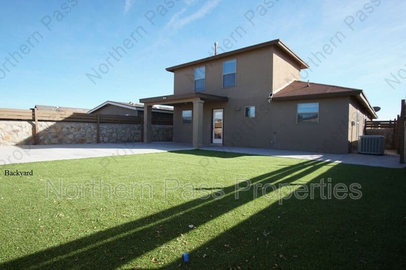 El Paso House: 14681 Boer Trail