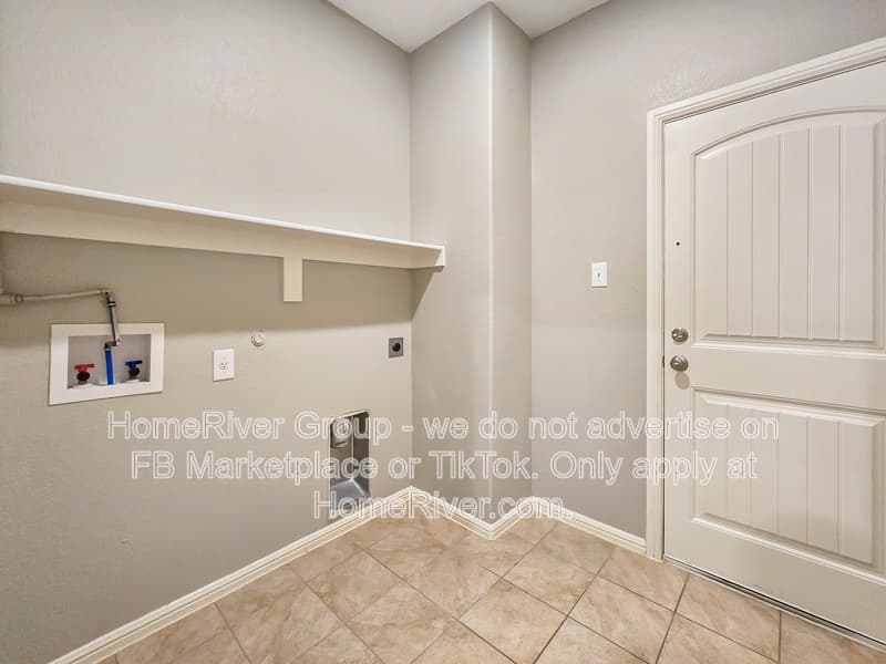 Fort Worth House: 8441 Comanche Springs Dr