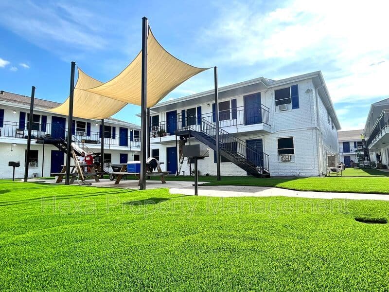 Houston Condo: 11211 S Post Oak Rd