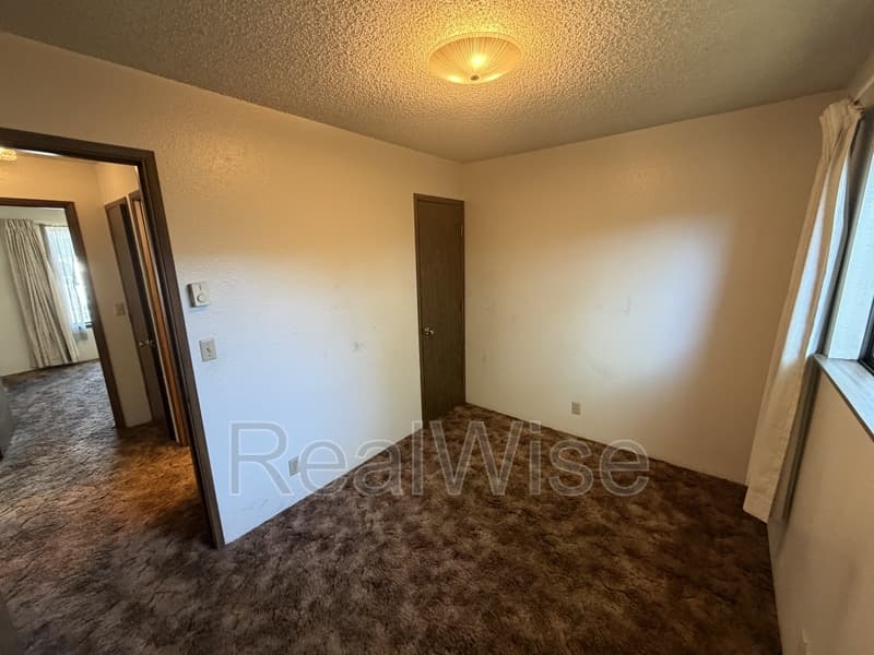 Grants Pass Condo: 832 NE D St