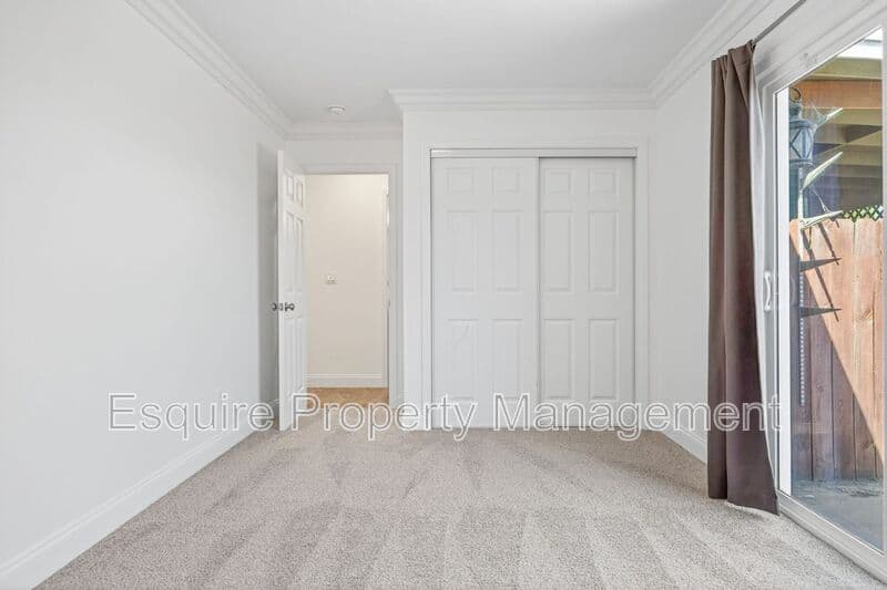 VENTURA Condo: 1218 N. OLIVE ST