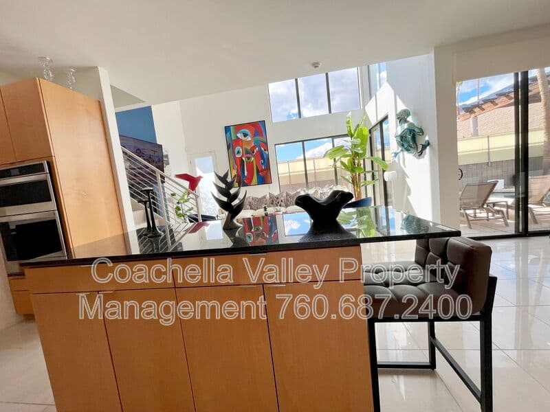 Palm Springs House: 353 Cheryl Dr