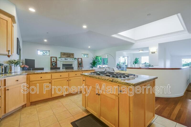Santa Cruz House: 3370 Houts Drive
